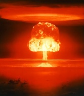 Weapons Races: The Race for the Nuclear Bomb (2006)