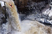 United States - A kayaker plunges 70 feet into winter water at Washington State's Outlet Falls