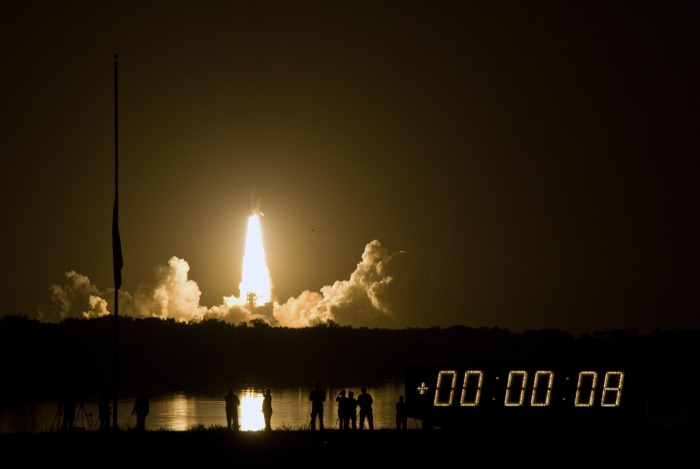 
	Beautiful Sight!
	
	Riding a tower of flames, space shuttle Discovery punches through a fabric of clouds as it roars toward space from NASA's Kennedy Space Center in Florida. Liftoff from Launch Pad 39A was on time at 11:59 p.m. EDT.
	
	The STS-128 mission is the 30th International Space Station assembly flight and the 128th space shuttle flight. The 13-day mission will deliver more than seven tons of supplies, science racks and equipment, as well as additional environmental hardware to sustain six crew members on the space station.
	
	Image credit: NASA/Jim Grossmann
	Aug. 28, 2009