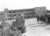 Six Day War: IDF soldiers charge the 
