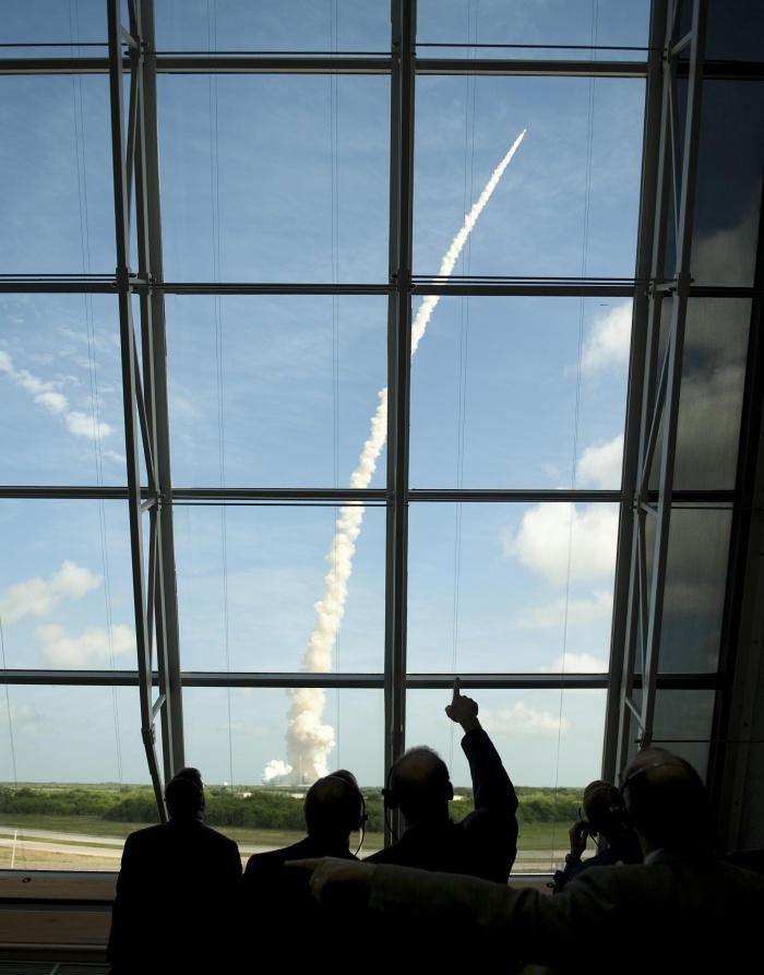 
	Up, Up, and Away!
	
	NASA Ares I-X mission managers watch as NASA's Ares I-X rocket launches from Pad 39B at Kennedy Space Center in Florida.
	
	The flight test will provide NASA with an early opportunity to test and prove flight characteristics, hardware, facilities and ground operations associated with the Ares I.
	
	Photo Credit: NASA/Bill Ingalls
	October 28, 2009